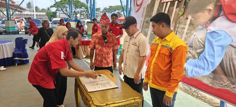 Cetak Ahli Transfusi Darah PMI Tapin dan PT BRE Berikan Beasiswa Pendidikan