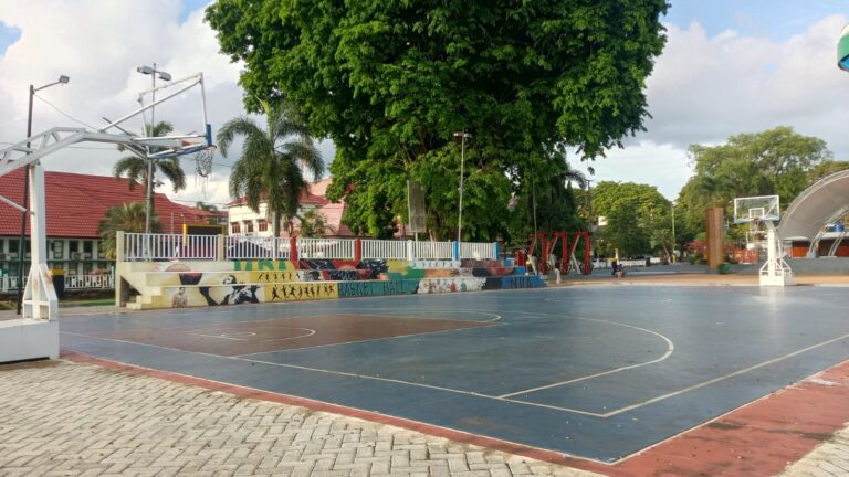 Fasilitas Lapangan Basket Taman Van Der Pijl Rusak, Proyek Rp5,4 Miliar Disorot Warga