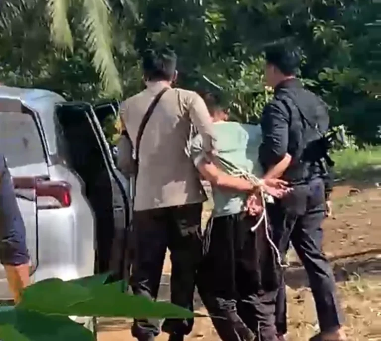 Pria di Sungai Pinang Bacok Tiga Orang, Mengaku Dapat Bisikan Pria di Sungai Pinang Bacok Tiga Orang, Mengaku Dapat Bisikan