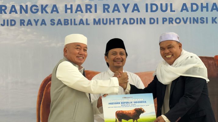 Gubernur Kalsel Serahkan Sapi Kurban Presiden Iduladha 1447 H Gubernur Kalsel Serahkan Sapi Kurban Presiden Iduladha 1447 H