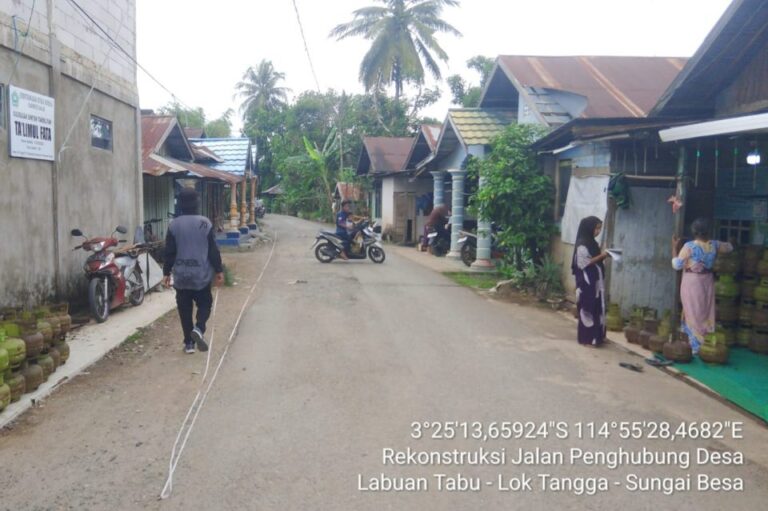 Proyek Rp5 Miliar Lebih, Rekonstruksi Jalan di Penghubung Tiga Desa di Karang Intan Proyek Rp5 Miliar Lebih, Rekonstruksi Jalan di Penghubung Tiga Desa di Karang Intan
