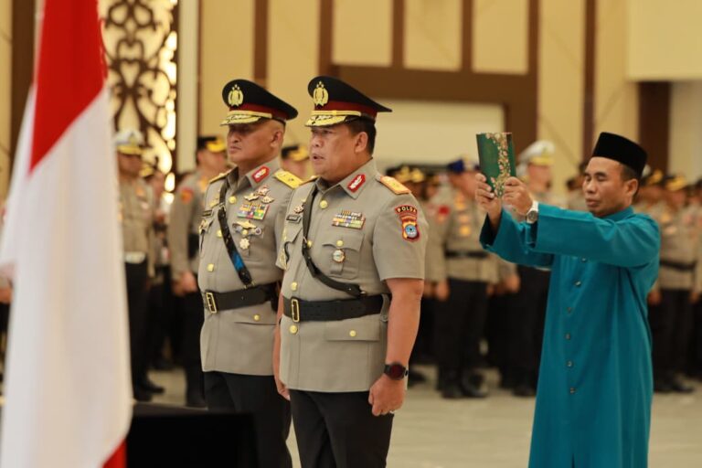 Brigjen Pol Noviar Terima Jabatan Jadi Wakapolda Kalsel Brigjen Pol Noviar Terima Jabatan Jadi Wakapolda Kalsel