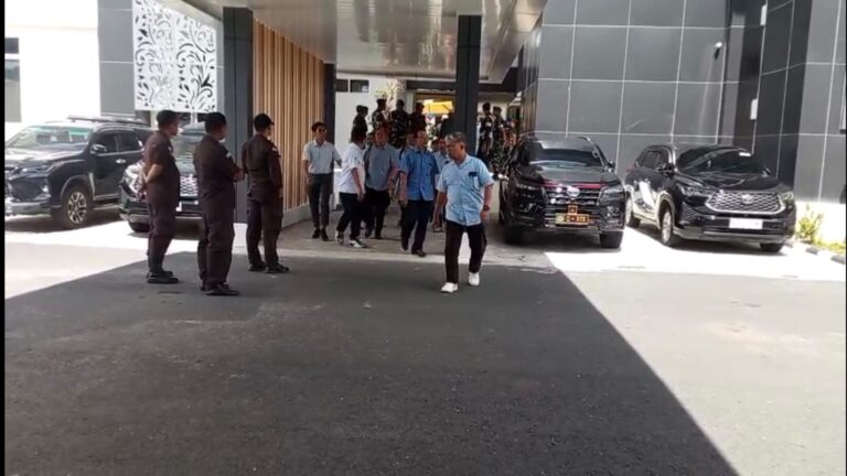 Petinggi PDAM Barito Kuala Datangi Kejati Kalsel