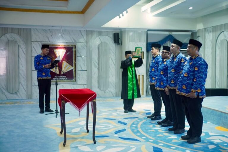 Bupati Banjar Saidi Mansyur Lantik Empat Pejabat Baru Bupati Banjar Saidi Mansyur Lantik Empat Pejabat Baru