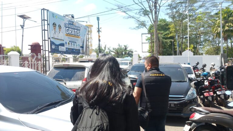 Baru Dilantik, Kantor Dinas Kesehatan Kabupaten Banjar Diduga Digeledah Kejaksaan Baru Dilantik, Kantor Dinas Kesehatan Kabupaten Banjar Diduga Digeledah Kejaksaan
