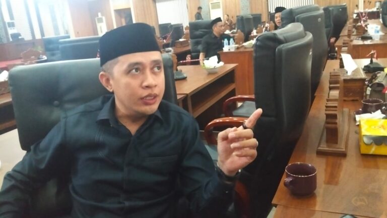 Anggota DPRD Banjar Norhusain Minta Pembangunan RS Tipe D Gambut Tetap Lanjut Meski Terkena Kasus Hukum Anggota DPRD Banjar Norhusain Minta Pembangunan RS Tipe D Gambut Tetap Lanjut Meski Terkena Kasus Hukum
