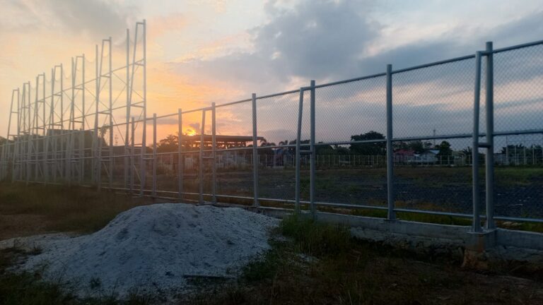 Disbudporapar Banjar Kucurkan Rp18,7 Miliar, Lanjutkan Proyek GOR Indoor dan Stadion Barakat Disbudporapar Banjar Kucurkan Rp18,7 Miliar, Lanjutkan Proyek GOR Indoor dan Stadion Barakat