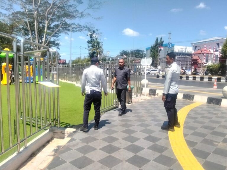 Ada Pungli Berkedok Jaga Sandal di Taman CBS Martapura