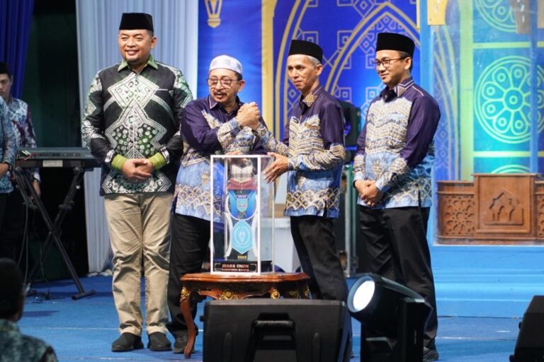 Martapura Timur Juara Umum MTQ XLIX Kabupaten Banjar Martapura Timur Juara Umum MTQ XLIX Kabupaten Banjar
