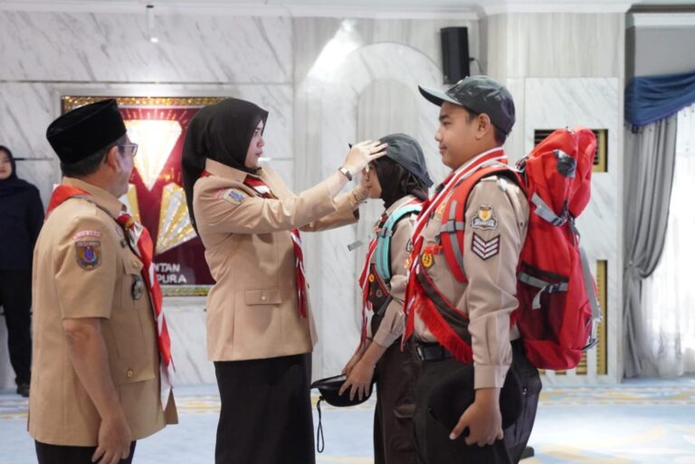 Nurgita Tiyas Lepas 60 Anggota Jamnas XII ke Cibubur Nurgita Tiyas Lepas 60 Anggota Jamnas XII ke Cibubur