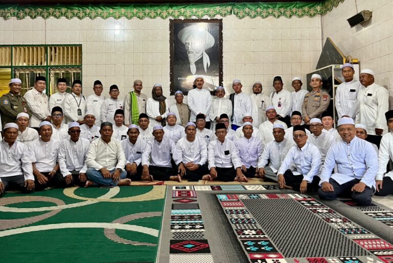 Jelang Hari Jadi ke-76, Bupati Banjar Ziarah ke Makam Datuk Kelampayan