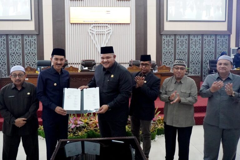 Pemkab dan DPRD Banjar Sahkan APBD Perubahan 2027