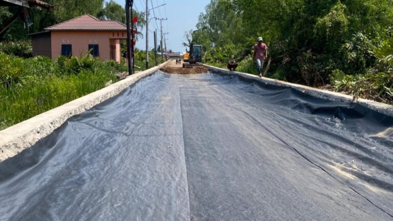 Jalan Desa Mekar Sari Ditingkatkan, Warga Harapkan Mobilitas dan Ekonomi Makin Lancar