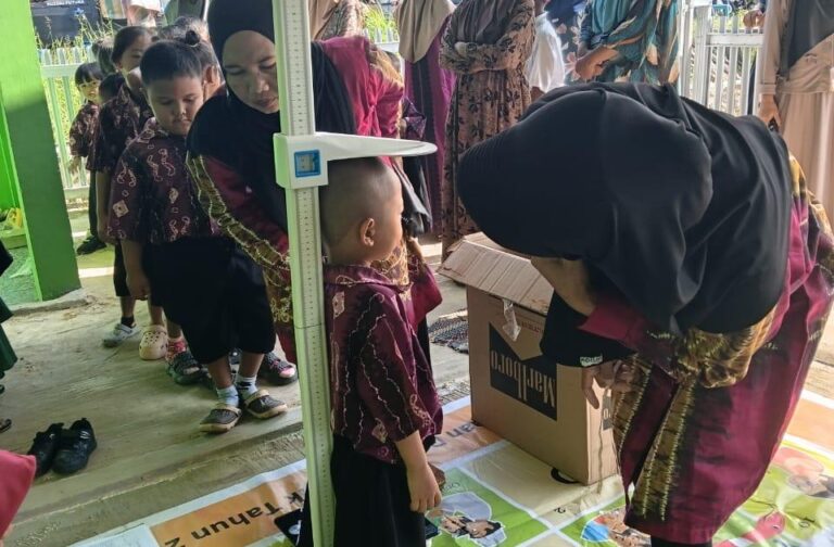 Posyandu dan Posbindu Garis Hanyar Rutin Bulanan, Layani Ratusan Warga